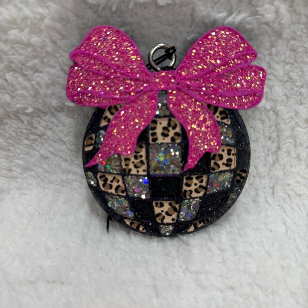 Diva Scented Bow Car Freshener – Pink Glitter Checkered Hanging Air Freshener